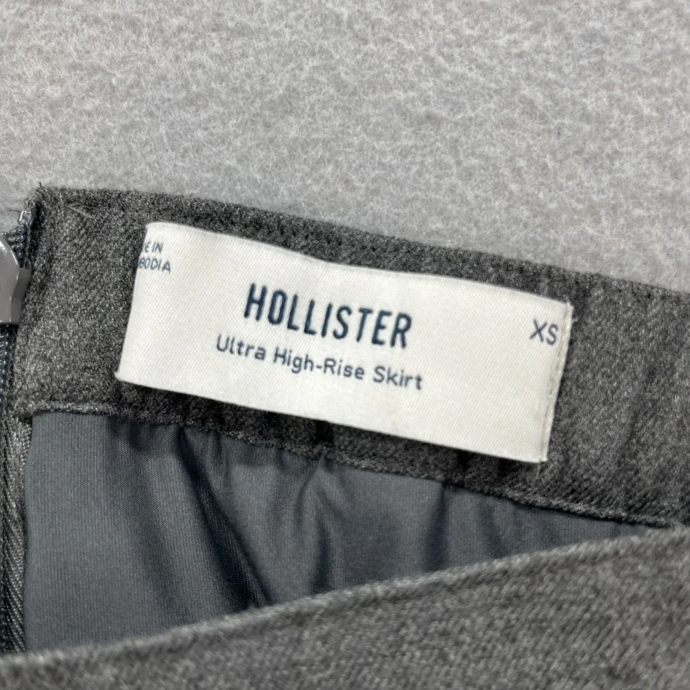 Hollister Skirt Womens XS Gray Ultra High Rise Mini Slit Pleated Preppy Y2K